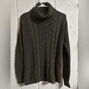 GAP Women's Olive Turtleneck Sweater